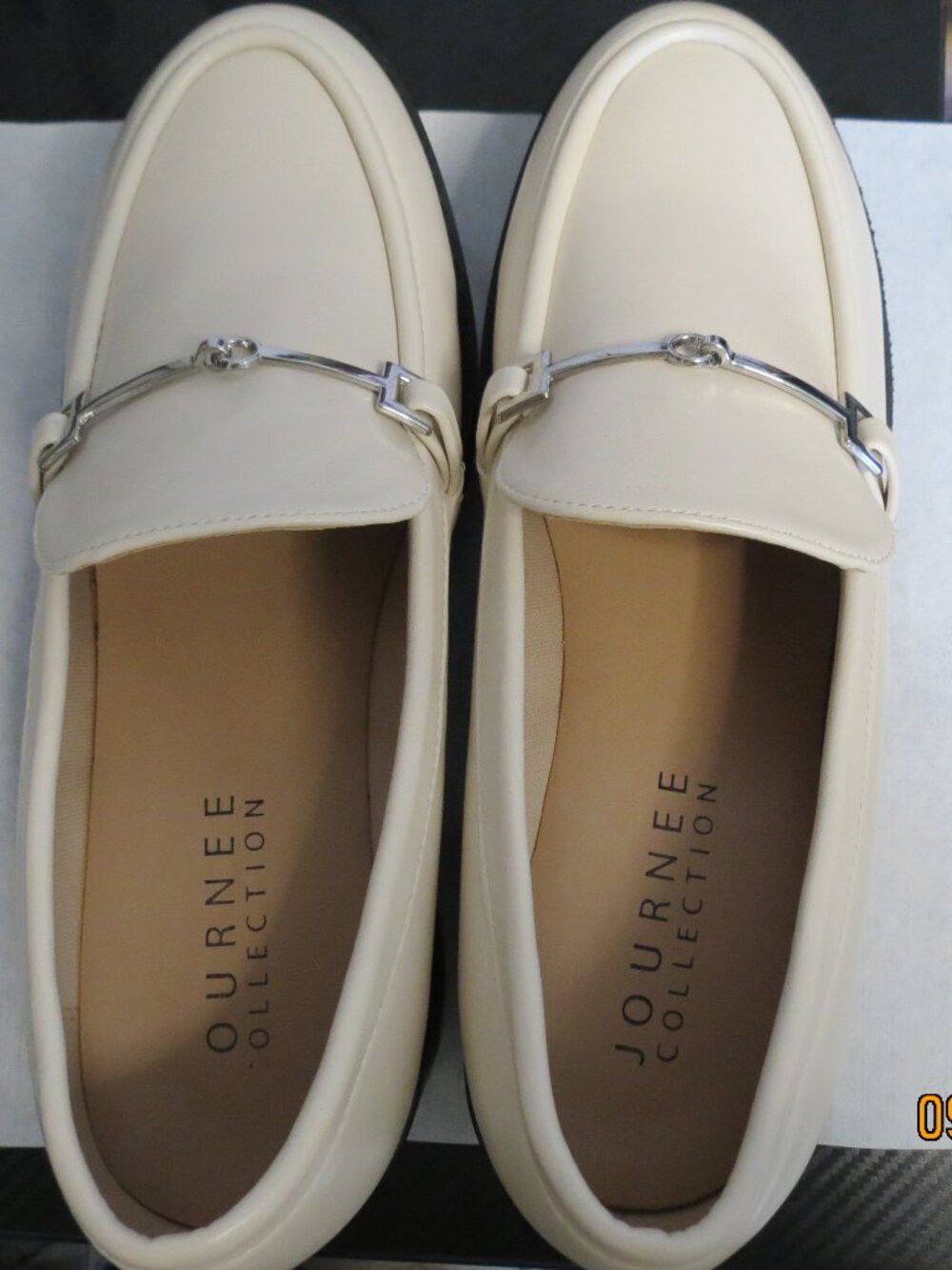NWOT Size 10 Med Width Journee Colletion Kezziah Platform Loafer
